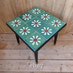 Fabuleuse table de mosaïque mexicaine Talavera vintage rétro moderne du milieu du siècle, faite à la main.