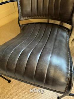 Fauteuil en cuir gris vintage rétro moderne de designer, accent d'appoint