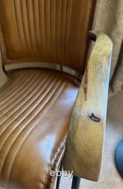Fauteuil en cuir marron vintage rétro moderne de designer avec caractéristique d'accent occasionnel