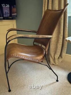 Fauteuil en cuir marron vintage rétro moderne de designer avec caractéristique d'accent occasionnel
