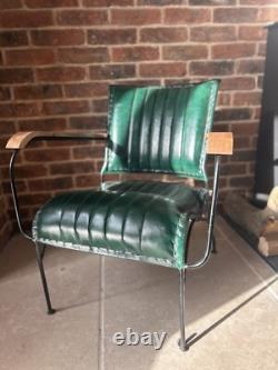 Fauteuil en cuir vert/bleu avec cadre en fer et accoudoirs en bois style vintage rétro