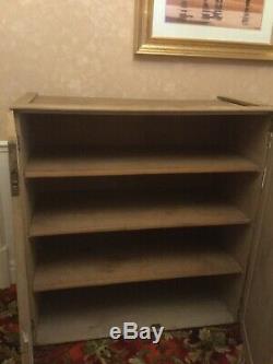 Grand Pin Vintage Armoires De Cuisine Larder Gouvernants Linge De Presse Cabinet