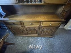 Grand buffet en chêne massif sculpté avec portes vitrées/étagères sur mesure