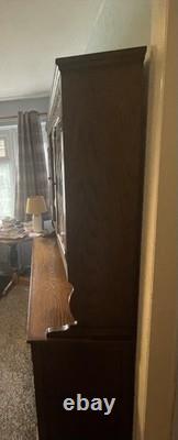 Grand buffet en chêne massif sculpté avec portes vitrées/étagères sur mesure