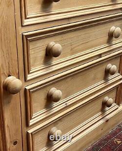 Grand dressoir de cuisine de campagne en pin Padgetts avec une belle finition, de grande qualité Grand dressoir de cuisine de campagne en pin Padgetts avec une belle finition, de grande qualité