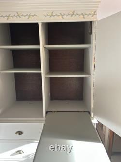 Grand placard vintage de garde-manger
