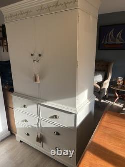 Grand placard vintage de garde-manger