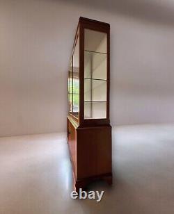 Grand vitrine en vitrine de magasin en porcelaine émaillée de style vintage du milieu du XXe siècle