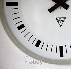 Horloge murale Pragotron vintage de 29cm style industriel rétro du milieu du siècle idée cadeau d'usine