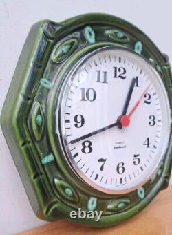 Horloge murale en céramique verte FAT LAVA vintage rétro des années 60 en poterie ouest-allemande