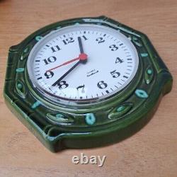 Horloge murale en céramique verte FAT LAVA vintage rétro des années 60 en poterie ouest-allemande