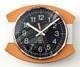 Horloge Murale Vintage Japy De 22 Cm En Formica Et Bois, Orange, Style R&eacute;tro Fran&ccedil;ais Du Milieu Du Xxe Si&egrave;cle