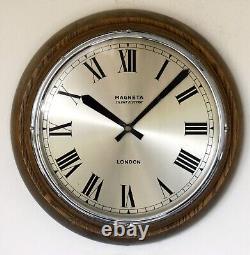 Horloge murale vintage Magneta de 40cm en bois de grande taille de l'école industrielle du milieu du siècle