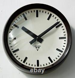 Horloge murale vintage Pragotron 32cm industrielle rétro du milieu du siècle