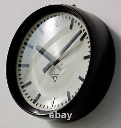 Horloge murale vintage Pragotron 32cm industrielle rétro du milieu du siècle