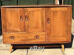 Impressionnant Ercol Windsor Sideboard Cabinet 60's Retro Vintage