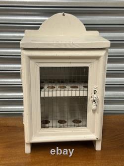 Joli cabinet d'affichage de rangement d'œufs vintage blanc peint traditionnel