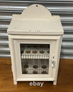 Joli cabinet d'affichage de rangement d'œufs vintage blanc peint traditionnel