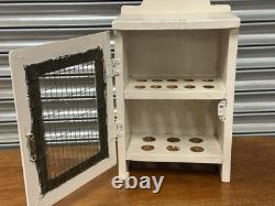 Joli cabinet d'affichage de rangement d'œufs vintage blanc peint traditionnel