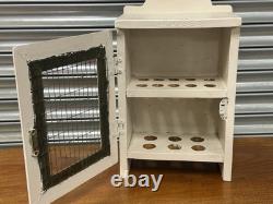 Joli cabinet d'affichage de rangement d'œufs vintage blanc peint traditionnel