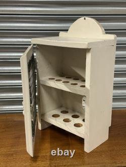Joli cabinet d'affichage de rangement d'œufs vintage blanc peint traditionnel