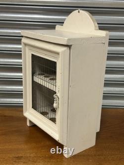 Joli cabinet d'affichage de rangement d'œufs vintage blanc peint traditionnel