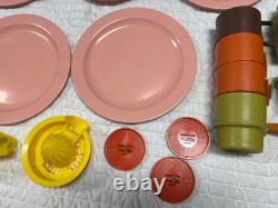Lot vintage de 44 pièces en mélamine et Tupperware, ensemble de cuisine rétro, couleurs pastel Harvest