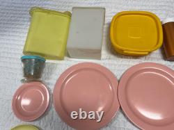 Lot vintage de 44 pièces en mélamine et Tupperware, ensemble de cuisine rétro, couleurs pastel Harvest
