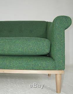 Nouveau Sofa Fait Main D'eames De Handbuilt Dans La Tweed Verte Avec La Garniture En Bois