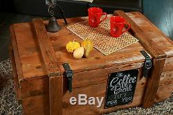Old Travel Trunk Table À Café Vapeur De Chalet Pine Chest Avec Panneau D'étain Vintage