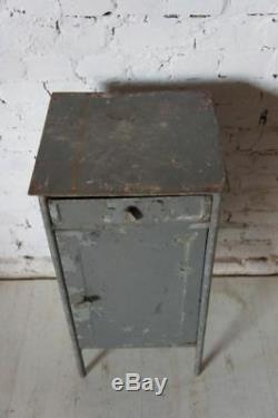Paire De Industrial Vintage Chevet Armoire Table En Métal Soviétique