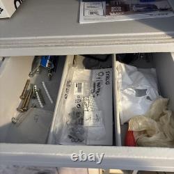 Placard de garde-manger rétro Remploy avec tablette rabattable pour kitchenette
