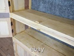 Placard de rangement vintage blanchi en bois rustique pour cuisine
