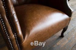 Queen Anne Old Vintage Crackle Tan Leather Chaise À L'aile Chesterfield