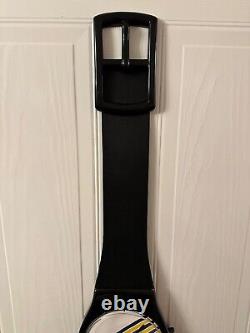 Rare Retro 90s Classic Quartz Wall Clock Watch Shop Dealer Clock Ltd Edition<br/>
 
<br/>
Traduction en français : Horloge murale classique en quartz rare des années 90 en édition limitée chez le revendeur de montres de la boutique