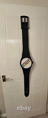 Rare Retro 90s Classic Quartz Wall Clock Watch Shop Dealer Clock Ltd Edition

<br/> 	<br/>Traduction en français : Horloge murale classique en quartz rare des années 90 en édition limitée chez le revendeur de montres de la boutique