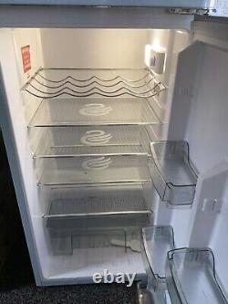 Réfrigérateur-congélateur Swan BABY BLUE de style rétro vintage, comme SMEG, KITCHEN AID. VGWO Réfrigérateur-congélateur Swan BABY BLUE de style rétro vintage, comme SMEG, KITCHEN AID. VGWO