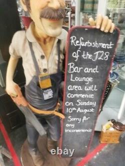 Rétro Vintage Rare Résine Constructeur Pete / Figurine de garçon de café tenant un tableau noir