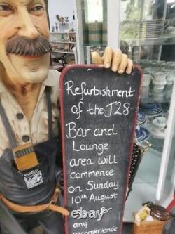 Rétro Vintage Rare Résine Constructeur Pete / Figurine de garçon de café tenant un tableau noir