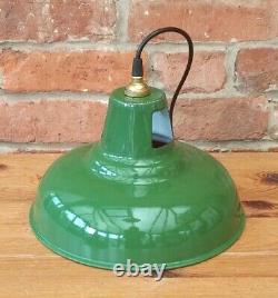 Superbe paire de lampes suspendues vintage en émail vert 11 re-câblées pour la cuisine
