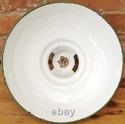 Superbe paire de lampes suspendues vintage en émail vert 11 re-câblées pour la cuisine