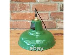 Superbe paire de lampes suspendues vintage en émail vert 11 re-câblées pour la cuisine