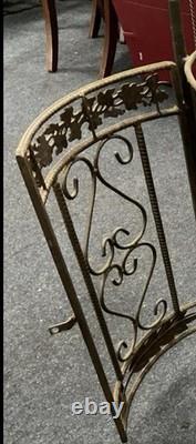 Support de cuisine circulaire vintage en fer forgé, cage bombée - porte-bouteilles, siège, vers 1930