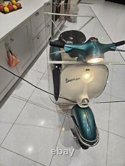 Table Vespa