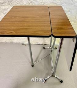 Table à manger à rabat de style années 70 mi-siècle. Mobilier/Vintage/Rétro/Formica
