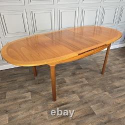 Table à manger extensible rétro vintage Nathan en teck du milieu du siècle, MCM en bois.