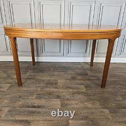 Table à manger extensible rétro vintage Nathan en teck du milieu du siècle, MCM en bois.