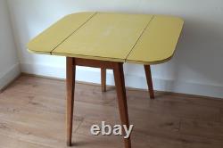 Table à manger pliante en formica jaune vintage des années 1960