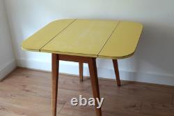 Table à manger pliante en formica jaune vintage des années 1960