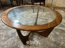 Table basse ronde en verre teck G Plan Astro des années 60 vintage rétro en très bon état